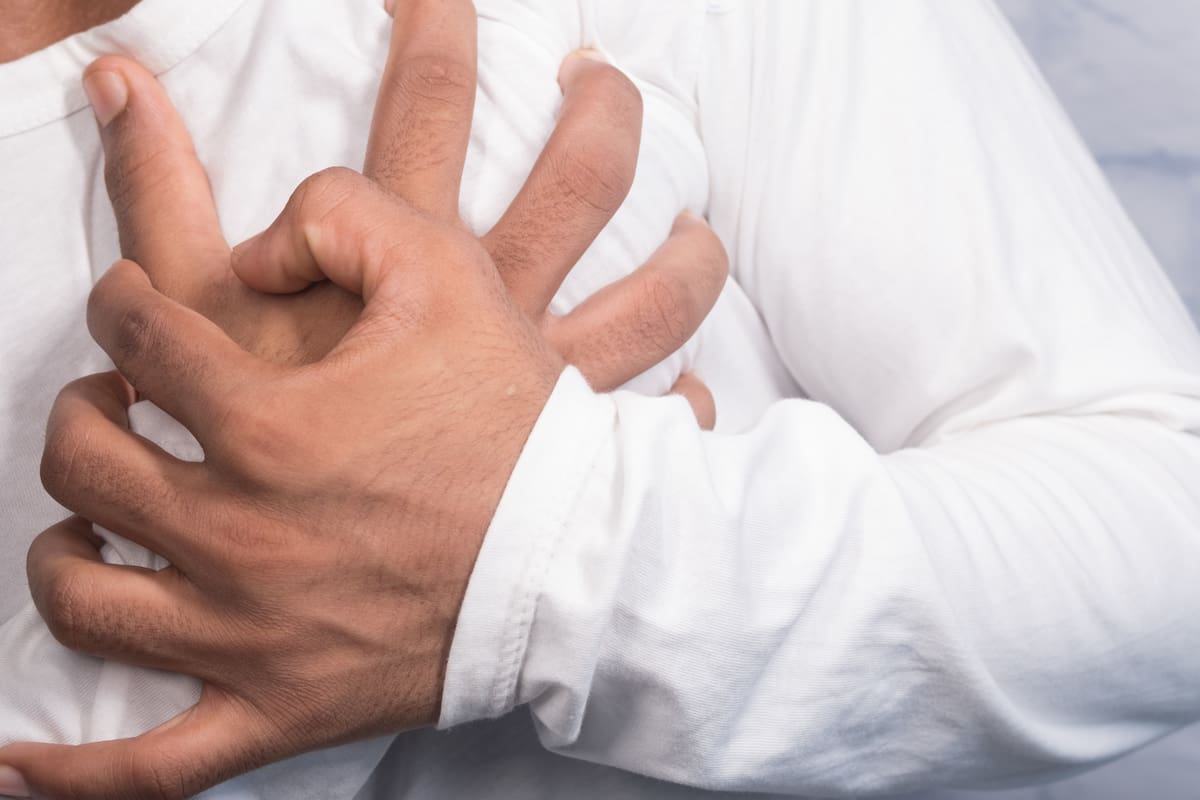 Infartos nocturnos: por qué suelen ser menos graves y qué abre este hallazgo para la medicina