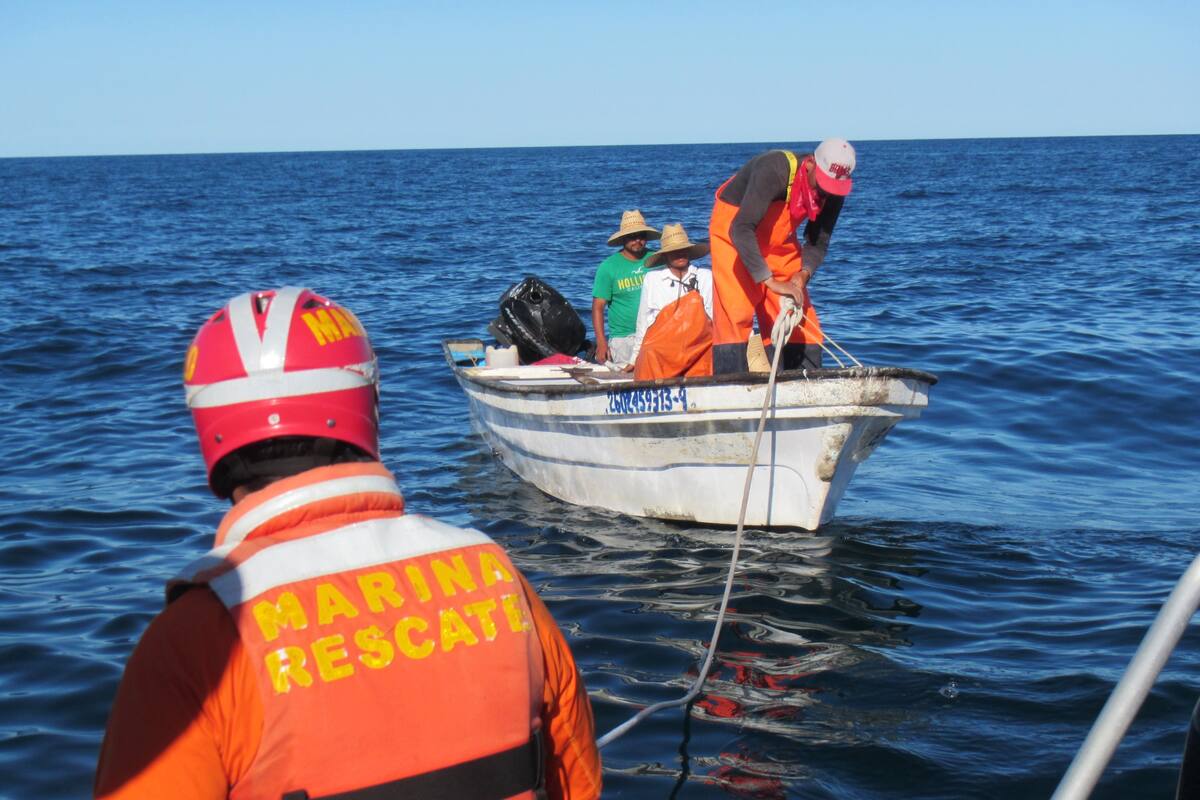 Pangueros sortean su suerte en el mar con motores viejos