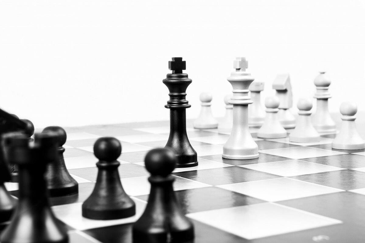6 maneras en que tomamos decisiones ilógicas y por qué lo hacemos