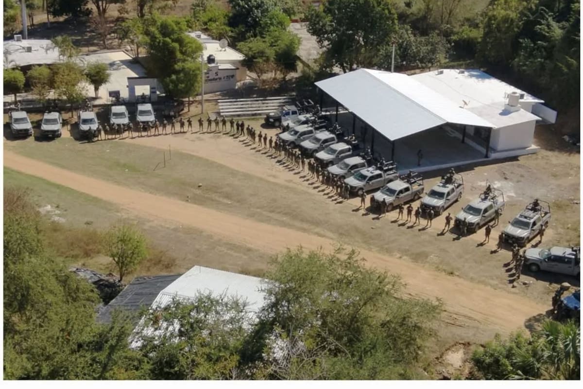 Operativo en Sinaloa: inhabilitan 10 campamentos de la delincuencia en Concordia y aseguran municiones, equipo táctico y un artefacto explosivo