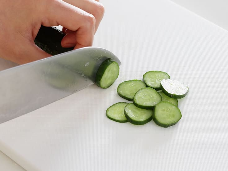 Por qué no es recomendable frotar los extremos de los pepinos
