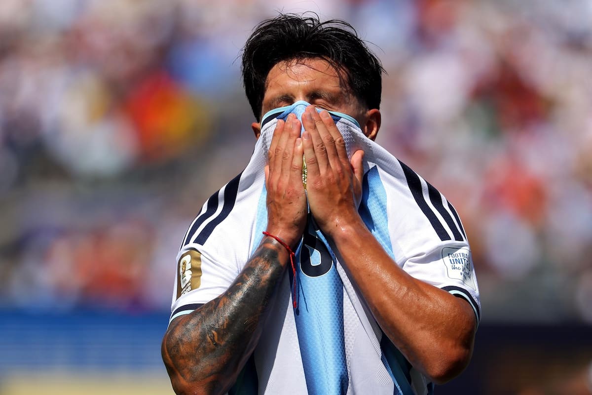 Lisandro Martínez salió llorando de la final del Mundial 2026 por lesión: Argentina perdió a su líder defensivo muy temprano en el partido