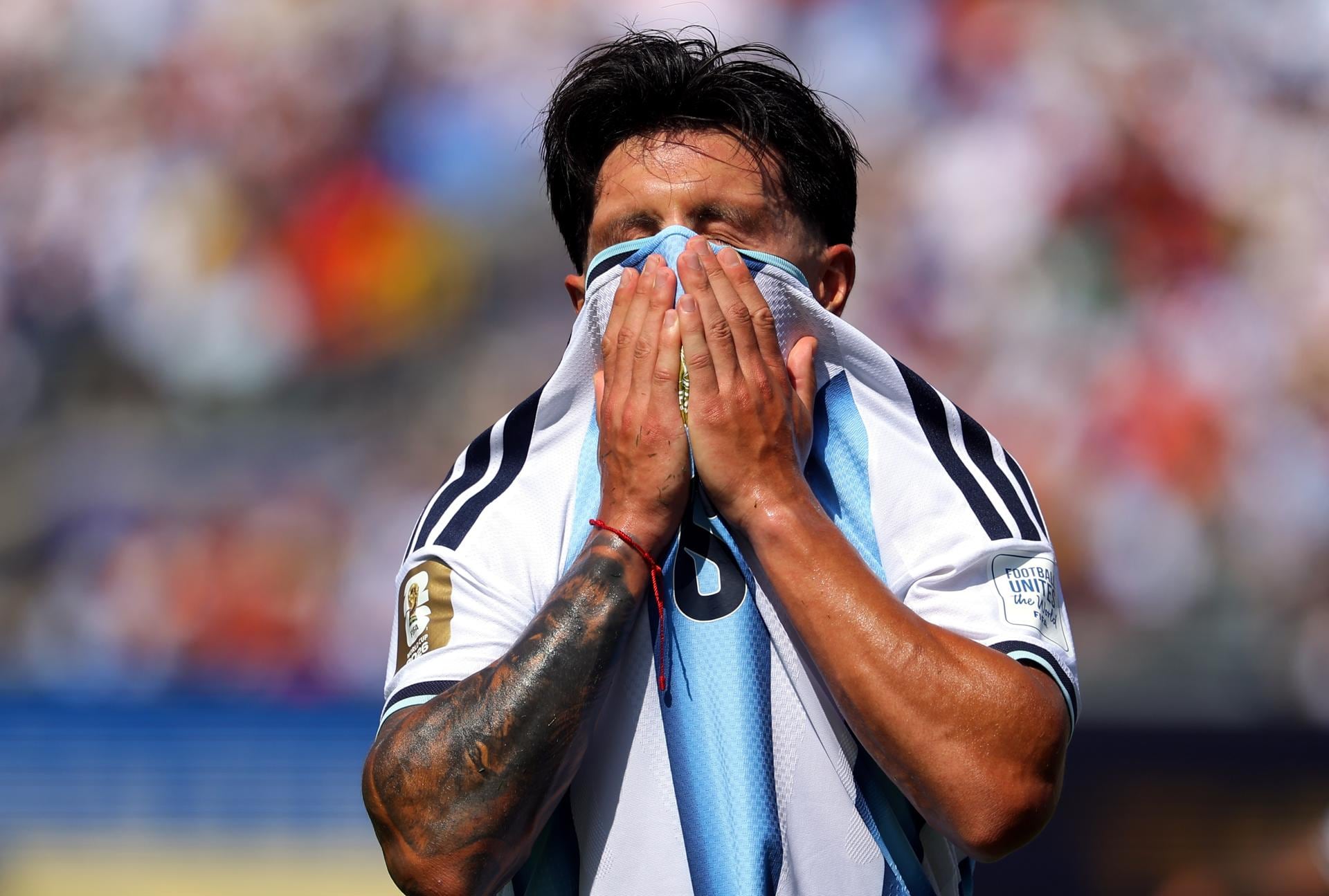 El mandatario compartió mensajes de apoyo a Messi y Scaloni en redes sociales. (Foto: EFE/EPA/CHRISTOPHER NEUNDORF)
