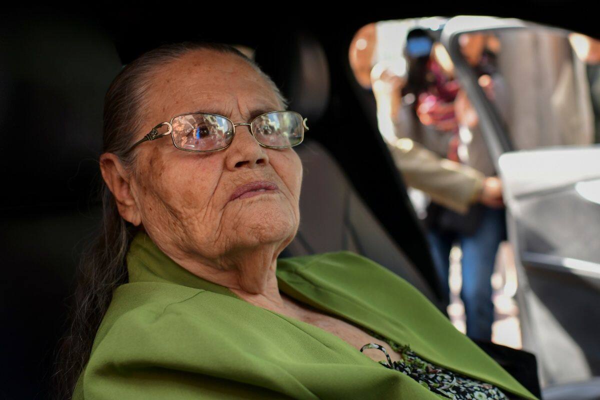 ¿Quién es María Consuelo Loera, mujer que saludó a AMLO en Badiraguato?