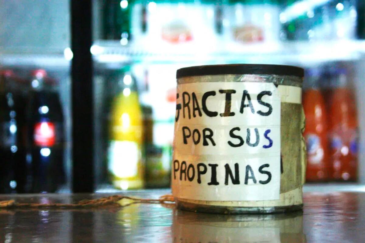 ¿Es obligatorio dejar propina en restaurantes? Esto dice Profeco