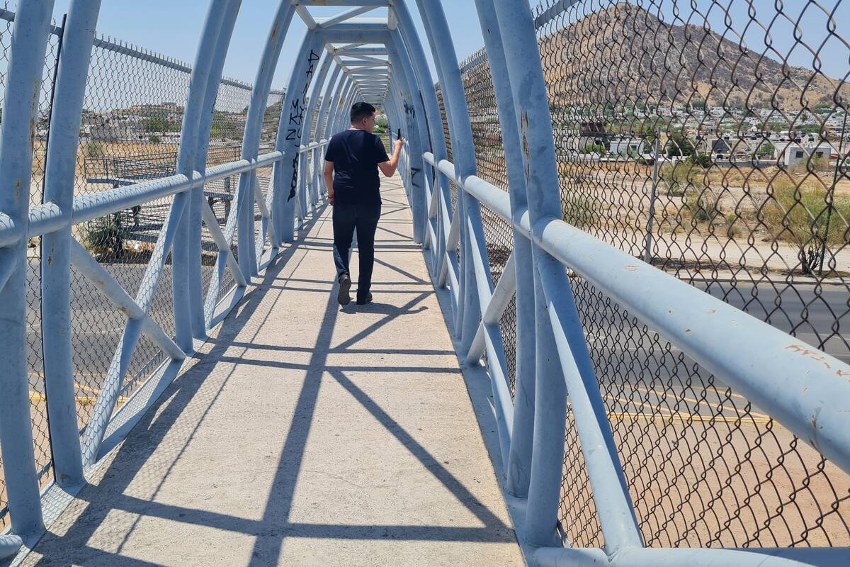 Salvan a mujer con bebé en brazos de tirarse de un puente en Hidalgo