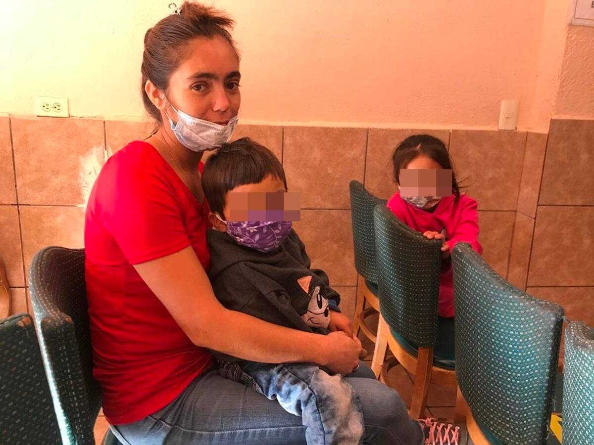La hondureña Aminta Hernández quiere llegar a Estados Unidos junto con sus dos pequeños.