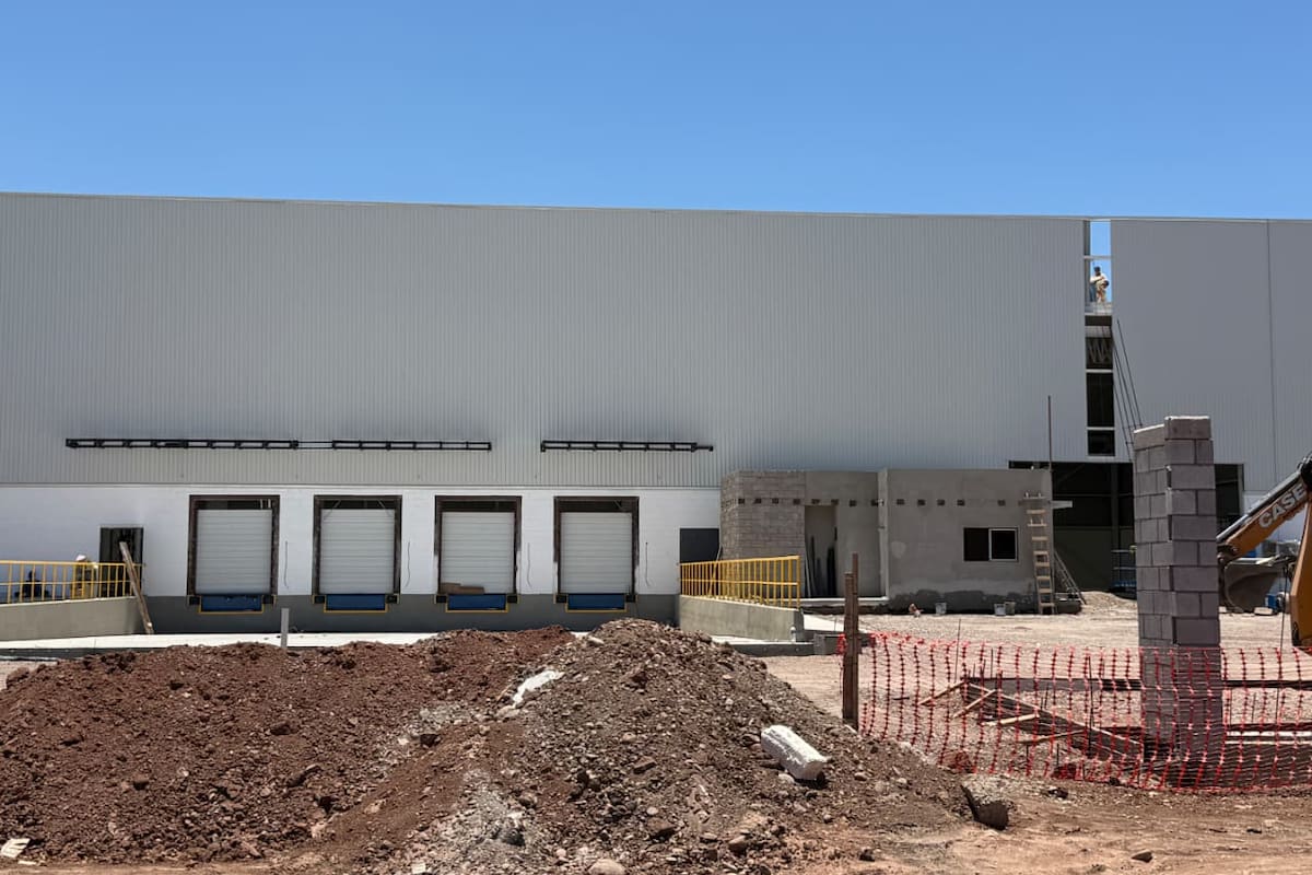 Avanza construcción de bodega de paquetería al sur de Ciudad Obregón