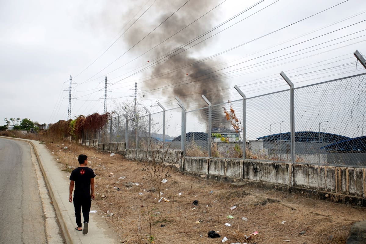 Vehículo Bomba explota frente a prisión de máxima seguridad en Ecuador