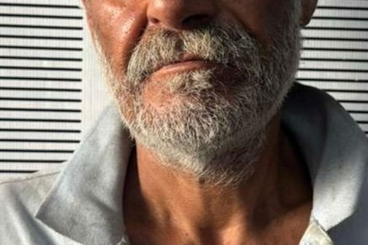 Sujeto amenazaba con hacha a estudiantes y transeúntes en Ensenada