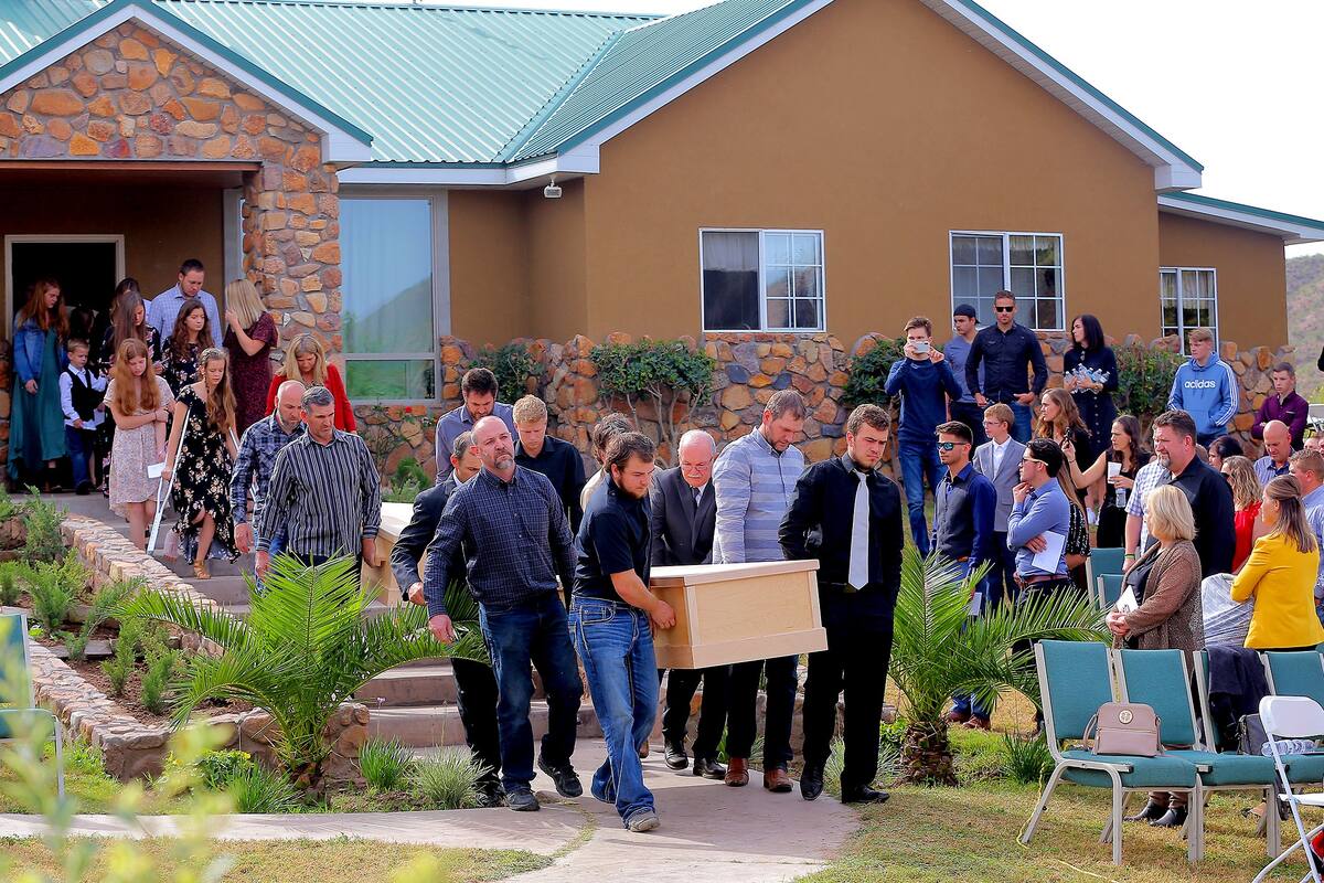 Mormones abandonan México tras masacre de familia LeBarón