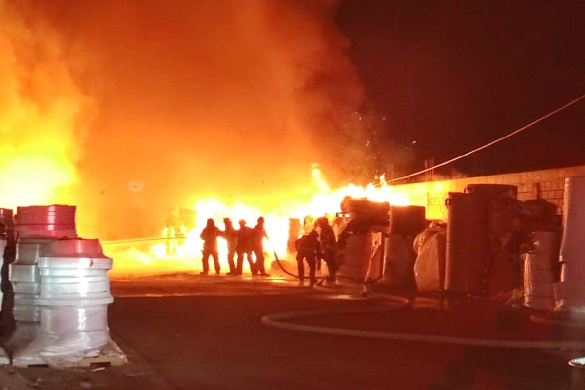 Se incendia material de una empresa en la colonia Xochimilco