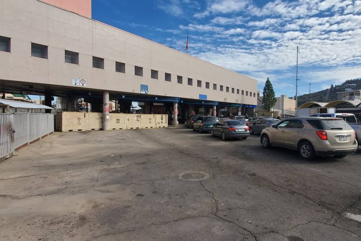 Restringen acceso en tres carriles de la garita Dennis DeConcini
