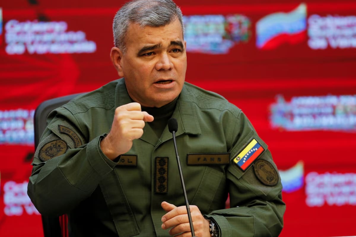 Delcy Rodríguez destituyó a Vladimir Padrino López tras 12 años al frente y nombró a Gustavo González López