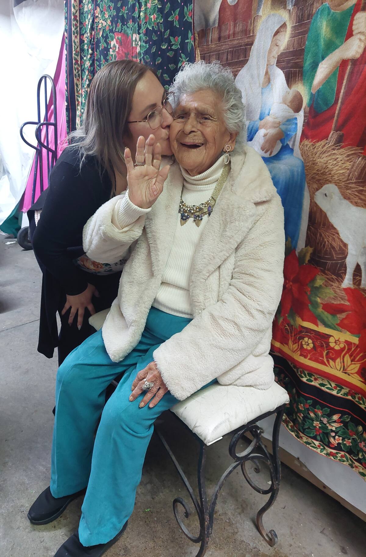 "Y ando buscando novio, pero me dicen que estoy muy jovencita", expresó Micaela. Foto: Khennia