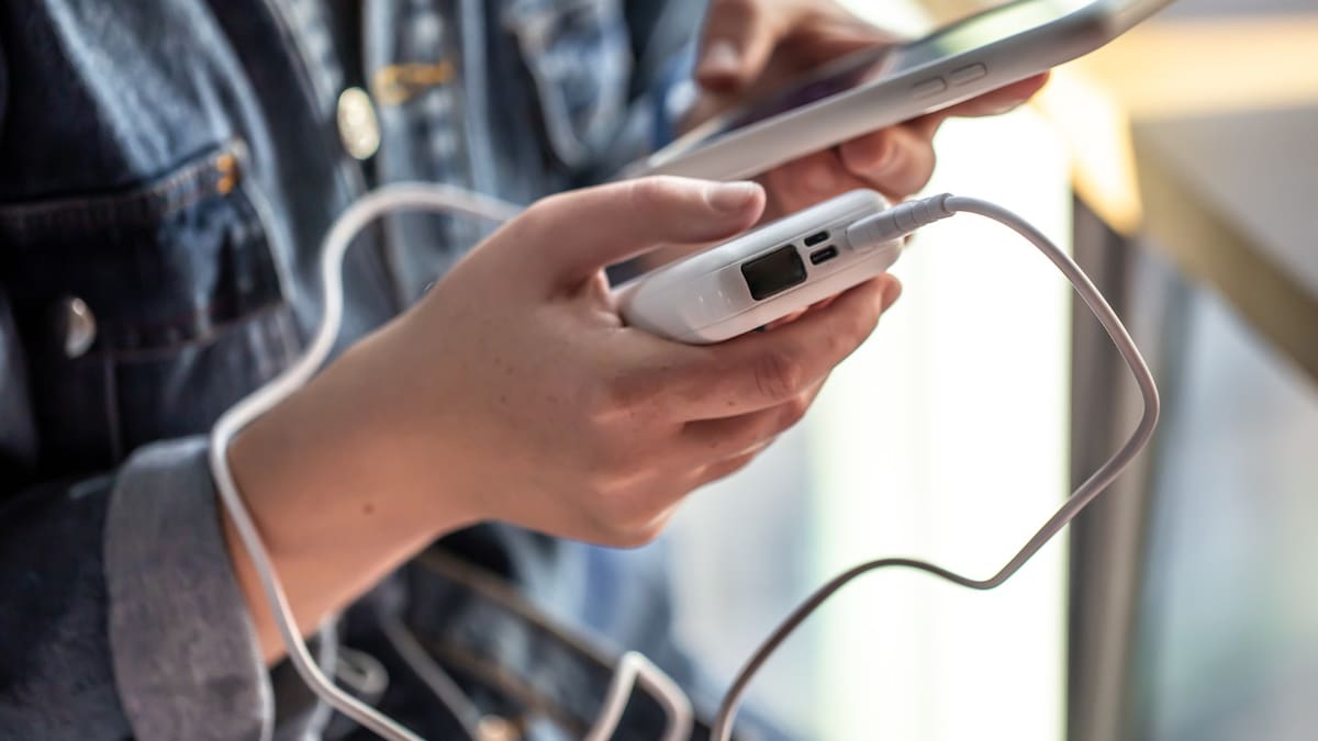 Reiniciar tu celular una vez por semana y dejarlo apagado dos minutos puede reducir el sobrecalentamiento y ayudar a que la batería dure más tiempo