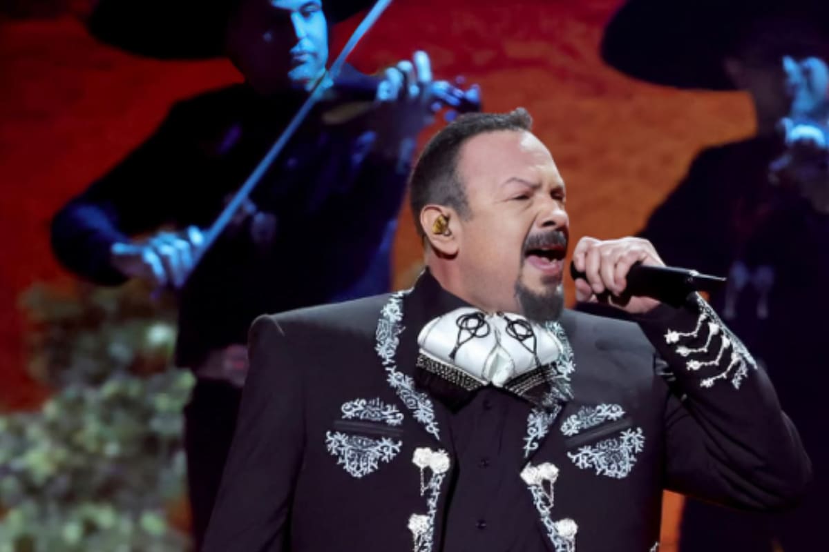 Pepe Aguilar trabaja en una IA para conversar con personas fallecidas; busca unir creatividad, legado y tecnología