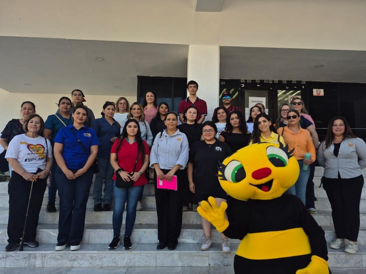 Manifestación de Covafam frente al Congreso exige incluir presupuesto 2026 para estancias infantiles tras adeudos de años anteriores