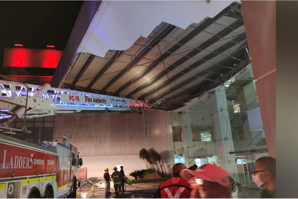 VIDEO: Techo del IMSS se desploma a causa de lluvias en Tecámac, Edomex