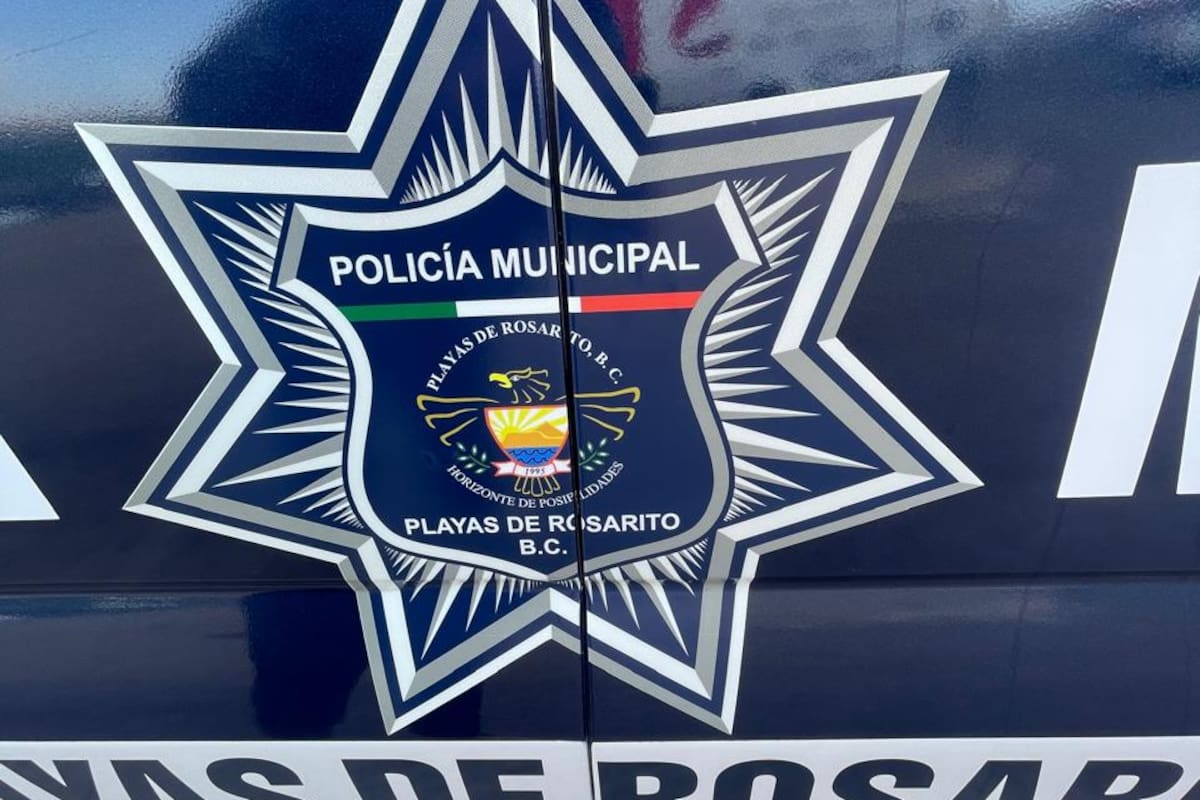 Caen cuatro hombres armados con presunta droga en Rosarito