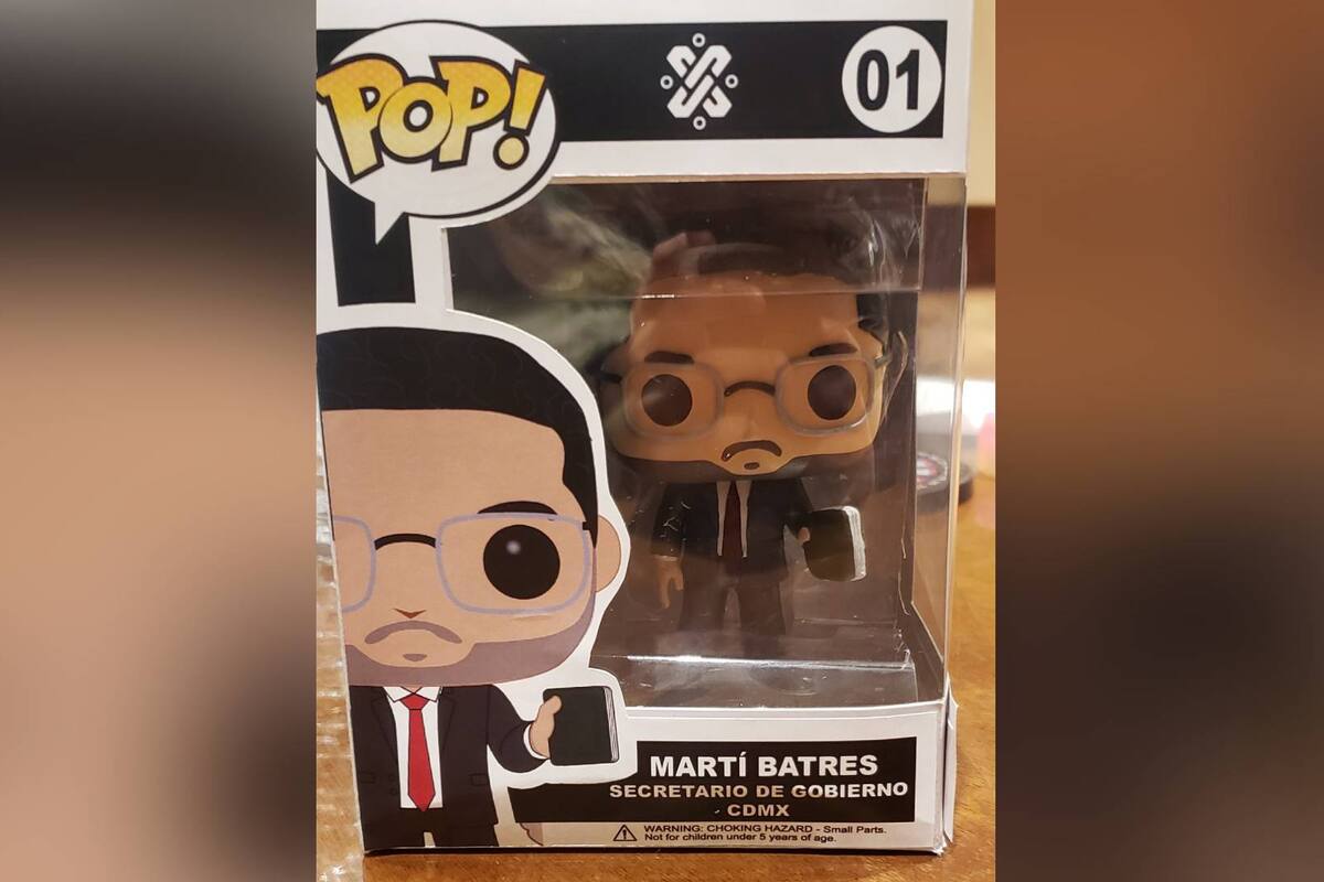 "Martí Batres presume en redes su Funko personalizado"