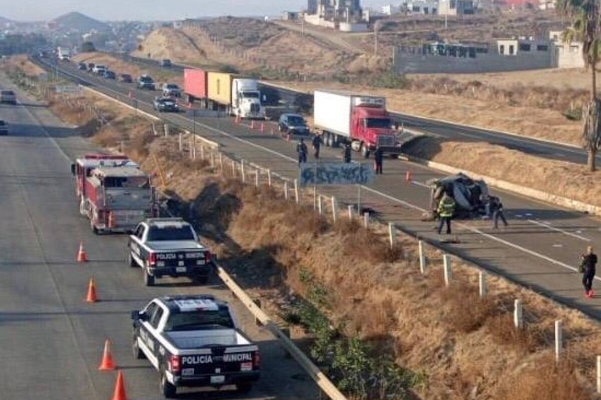 Deja volcadura en la escénica 4 lesionados