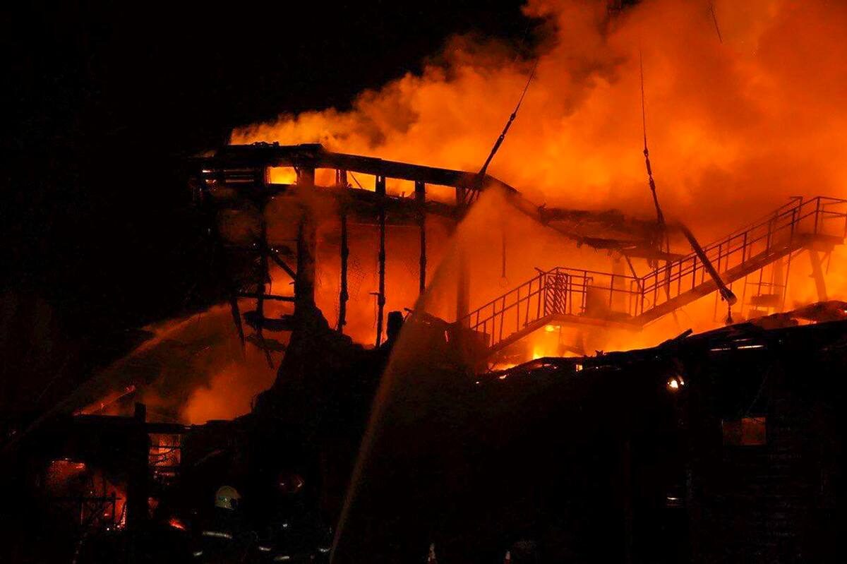 DNIPRO (Ukraine), 29/03/2025.- A handout photo made available by the Dnipropetrovsk Regional State Administration shows Ukrainian rescuers working at the site of a drone hit amid the ongoing Russian invasion late at night on 28 March, in Dnipro, Ukraine, 29 March 2025.