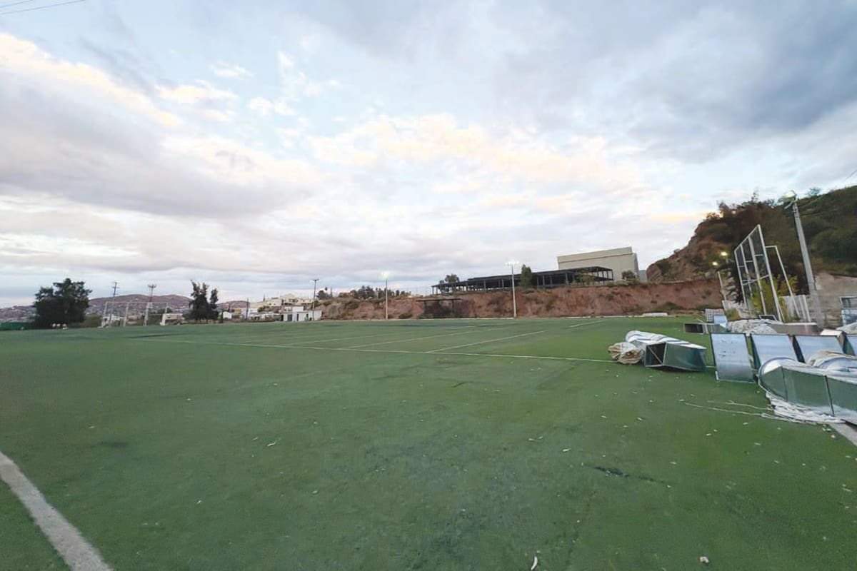 Liberan espacios de unidad deportiva Estrellas Nogalenses tras retiro de mega albergue para deportados