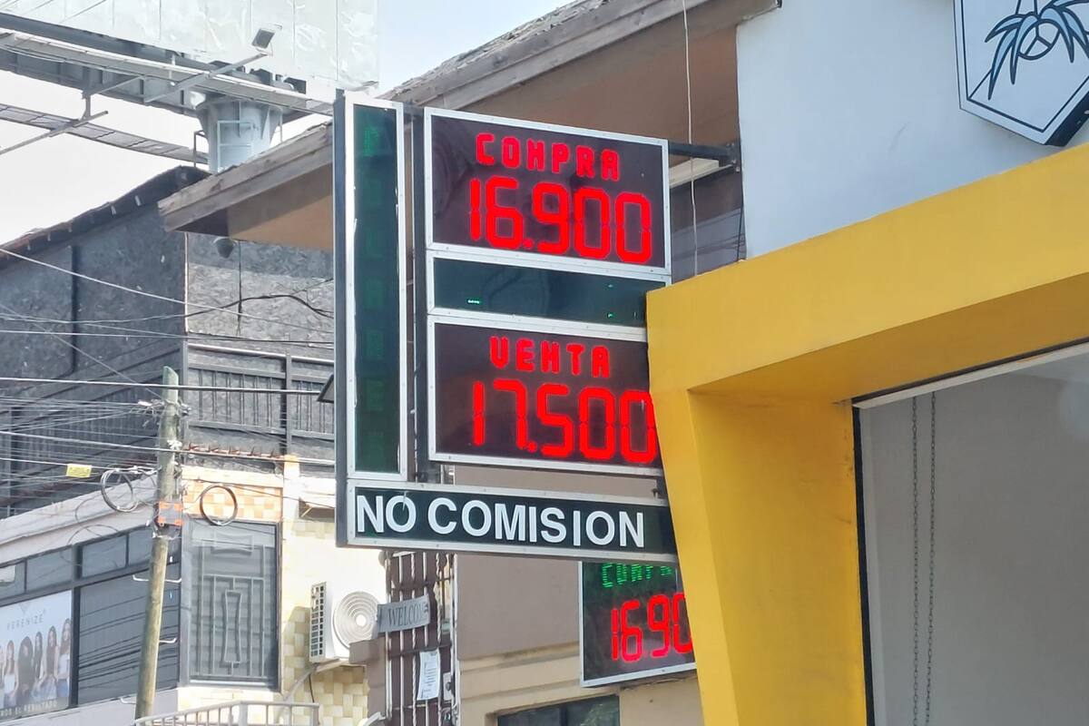 Repunta dólar frente al peso