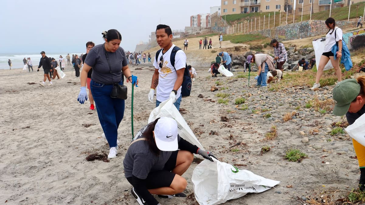 Retiran más de una tonelada de basura de Playas de Tijuana