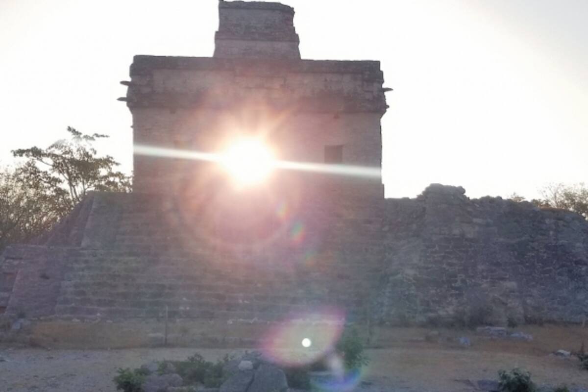 Sin público, zonas mayas reciben la primavera