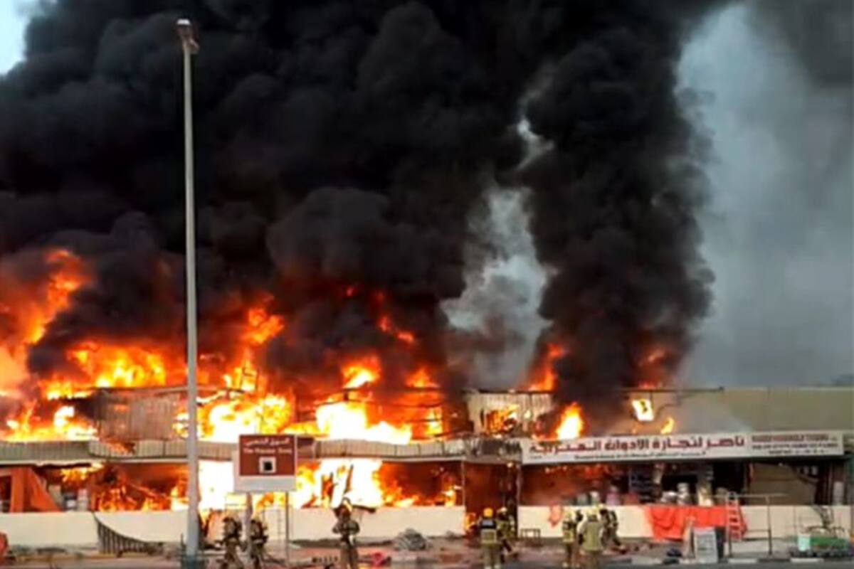 VIDEO: Se incendia mercado en Ajman