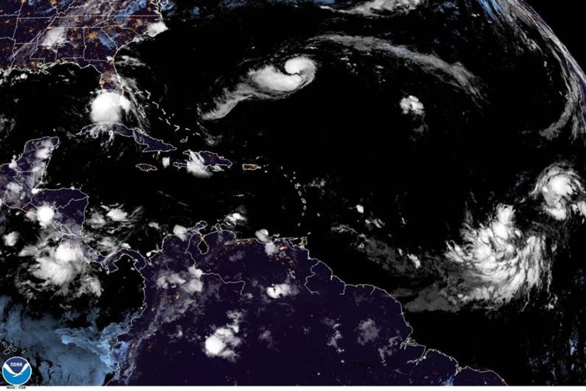 El huracán Paulette va hacia las Bermudas y Sally busca tierra en el Golfo de México