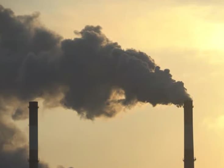 Clausuran temporalmente empresa de asfalto al sur de Nogales por denuncias de contaminación por humo