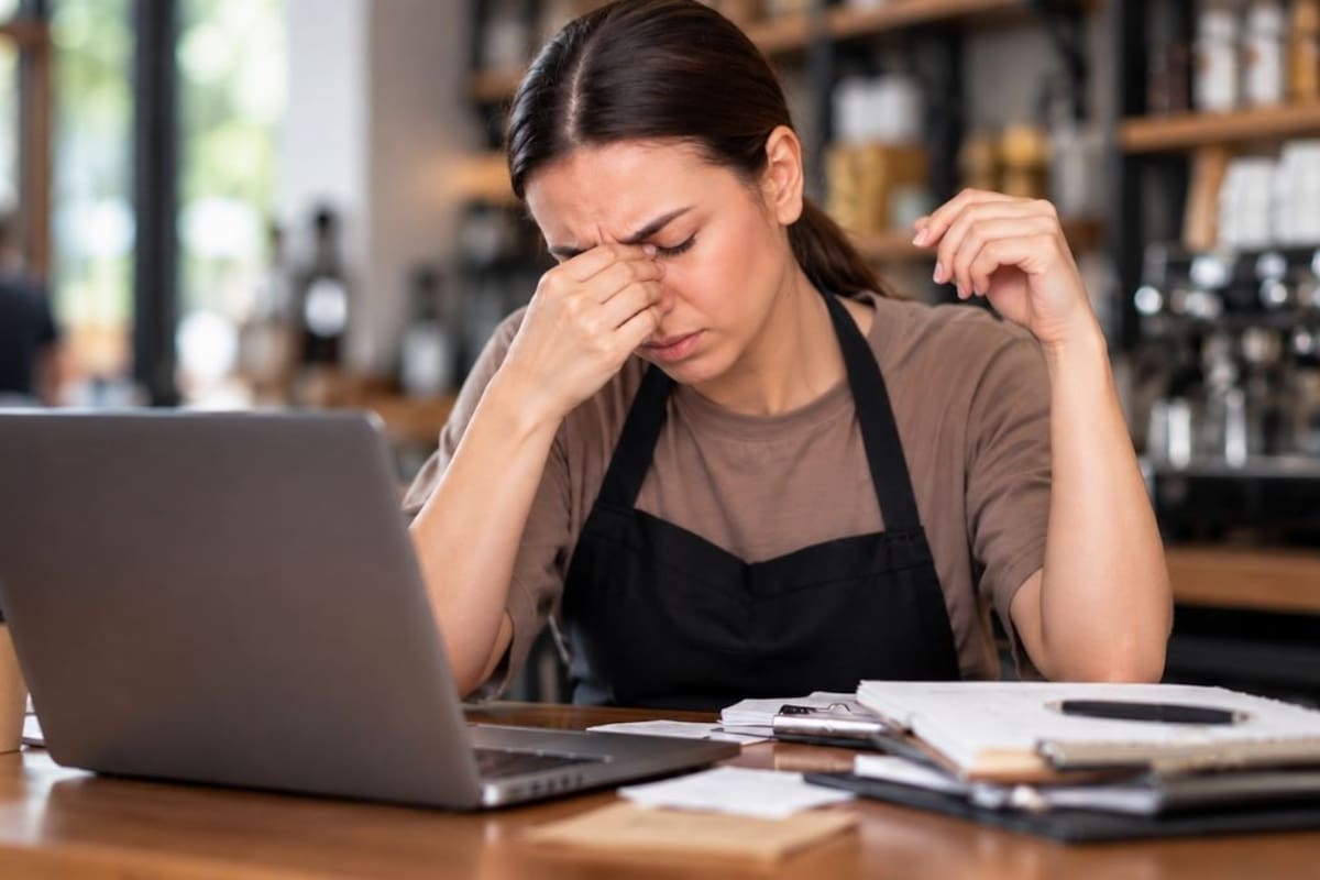 Agotamiento laboral y cansancio cotidiano no son equivalentes según la OMS por lo que se requieren tres señales juntas para confirmar el burnout y no una aislada