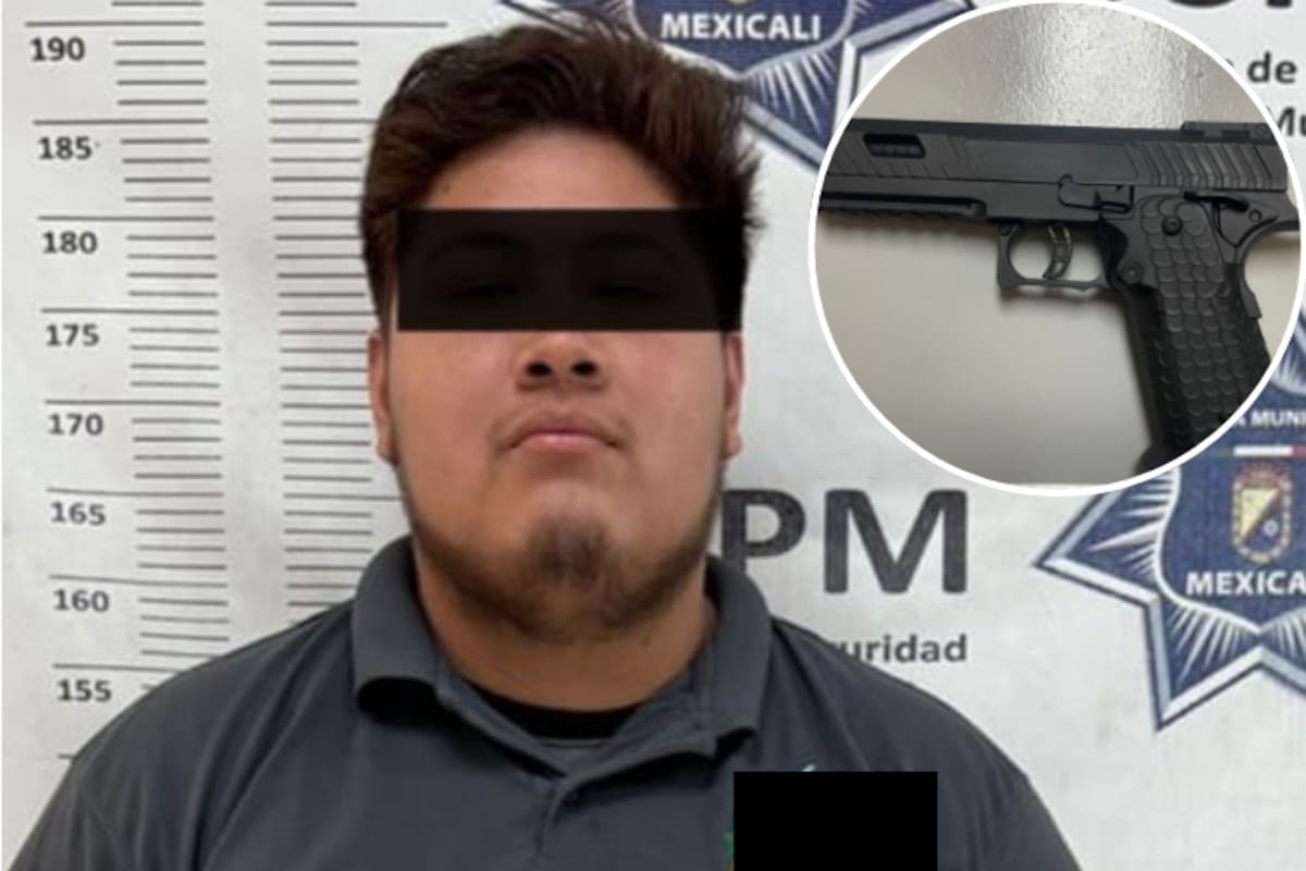 Amenaza a mujer con pistola falsa por pleito de tránsito