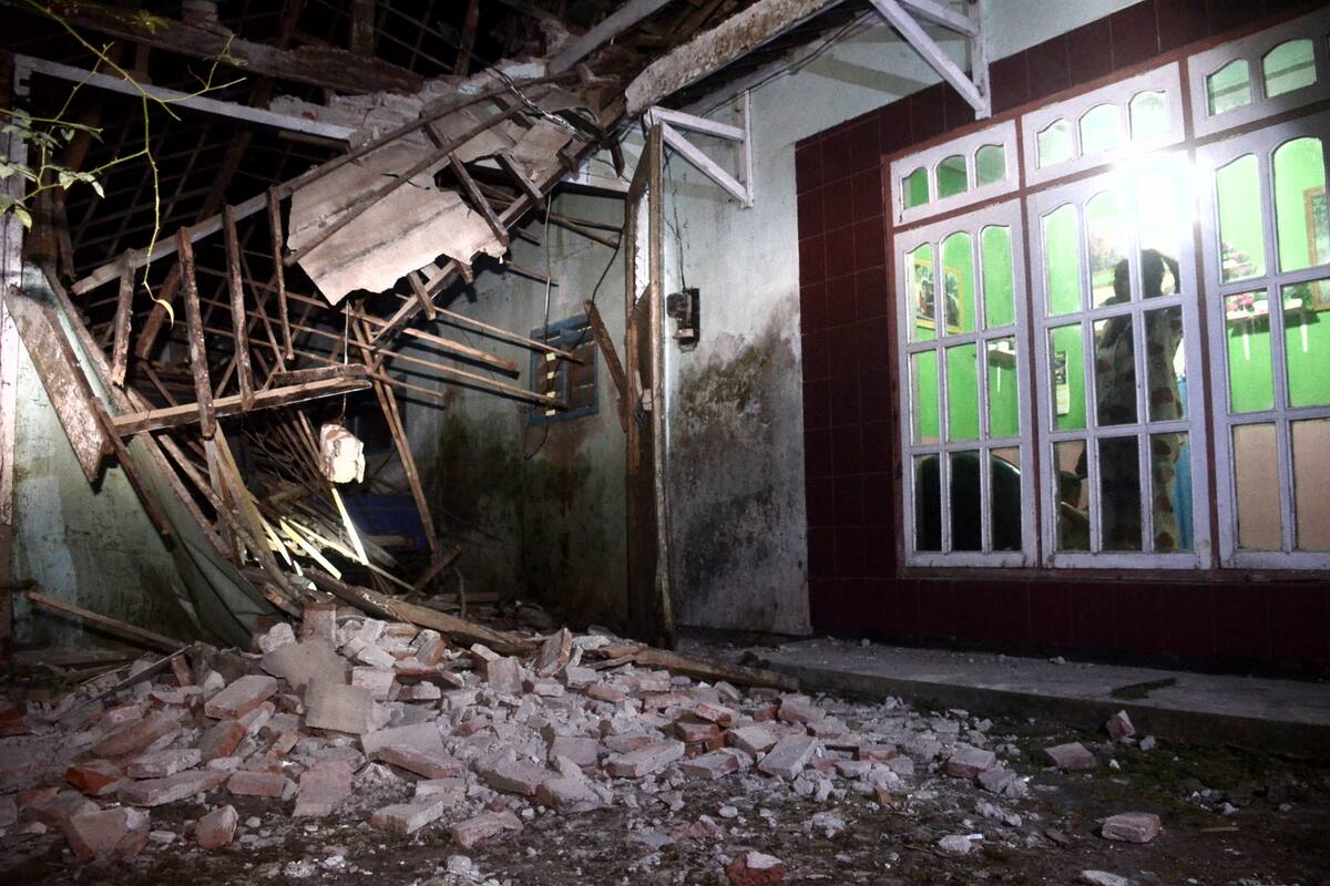 Fuerte sismo deja al menos 8 muertos y daños en Indonesia
