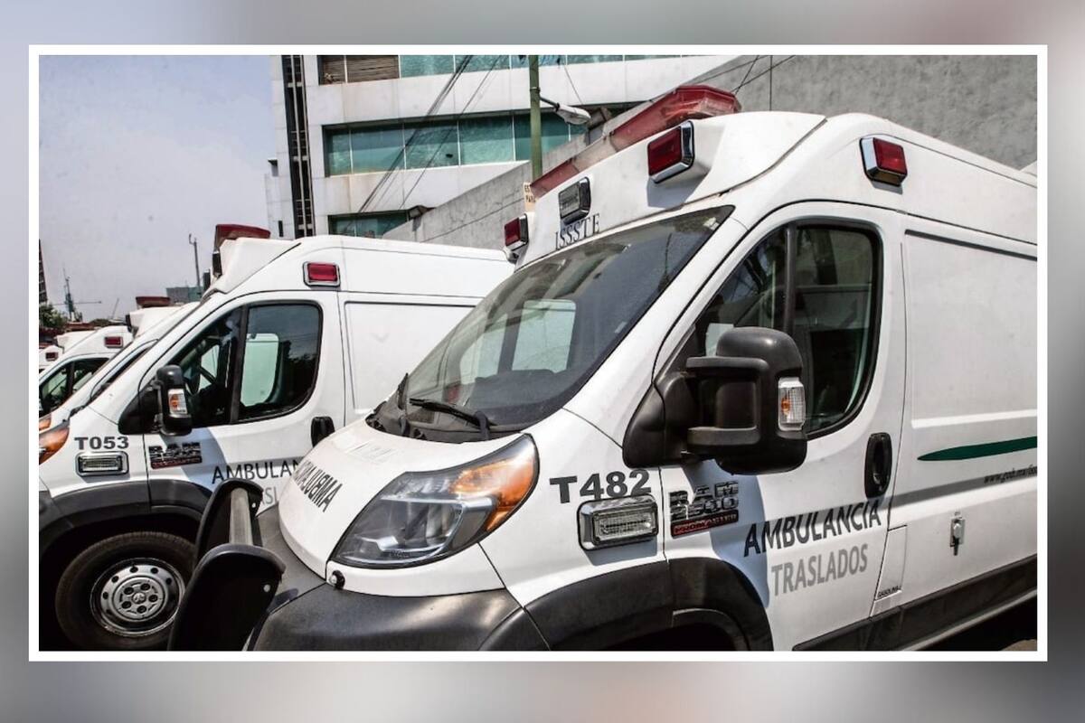 Conductor de ambulancia pierde el control y se estrella contra una barda; cinco adultos y un menor perdieron la vida