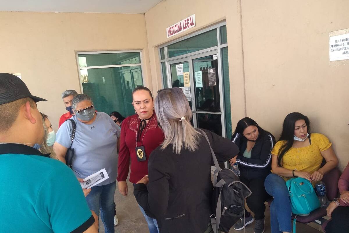 Cajeme: Acuden a identificar los cuerpos de sus familiares desaparecidos