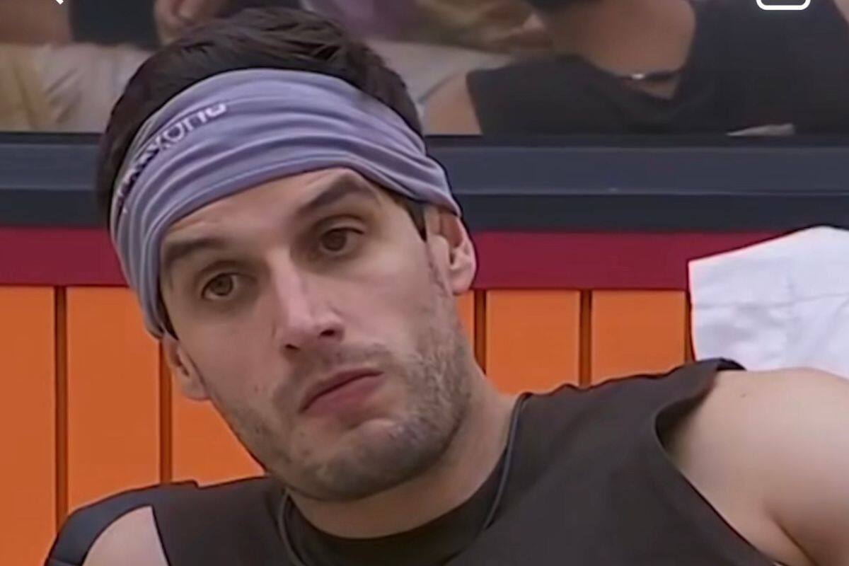 El influencer lo hizo tras protagonizar una fuerte pelea con Gala Montes.
