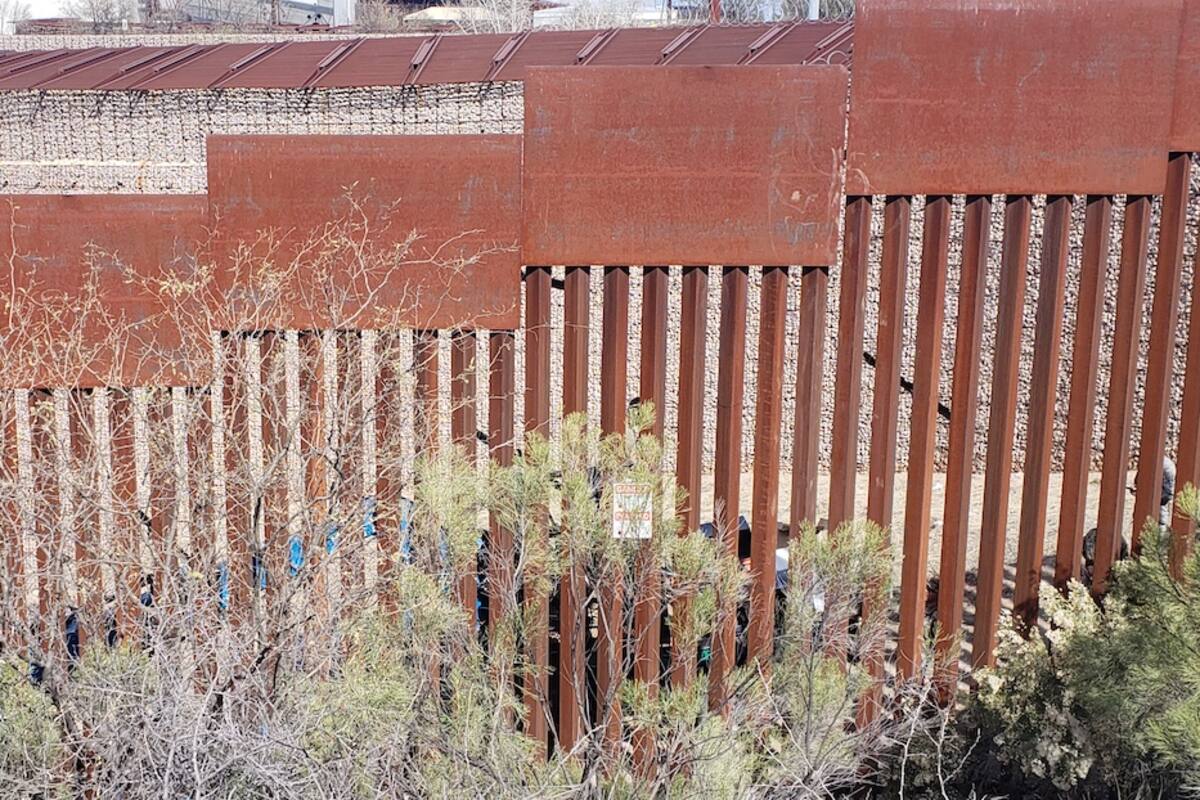 Muere migrante embarazada tras caer de muro fronterizo en Texas