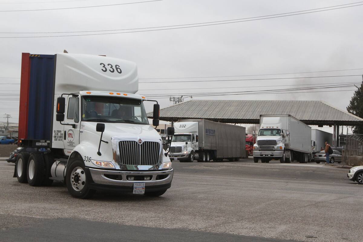 Aduanas mexicanas complican exportación de mercancías a EU: Experto