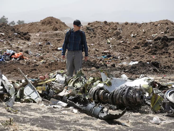 Viudo gana 28 millones a Boeing por la muerte de su esposa en accidente del 737 MAX en 2019