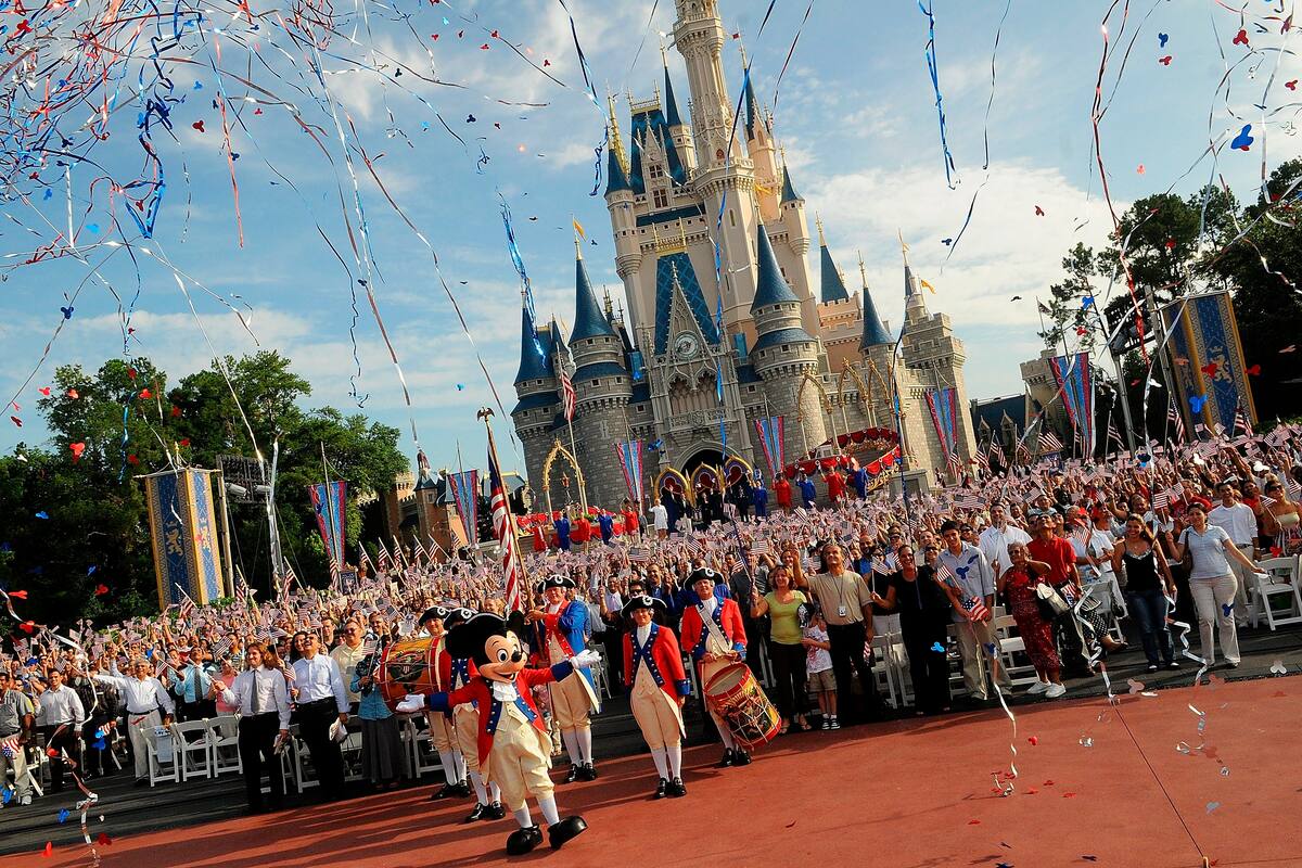 Disney podría tomar la temperatura para entrar a sus parques cuando abran