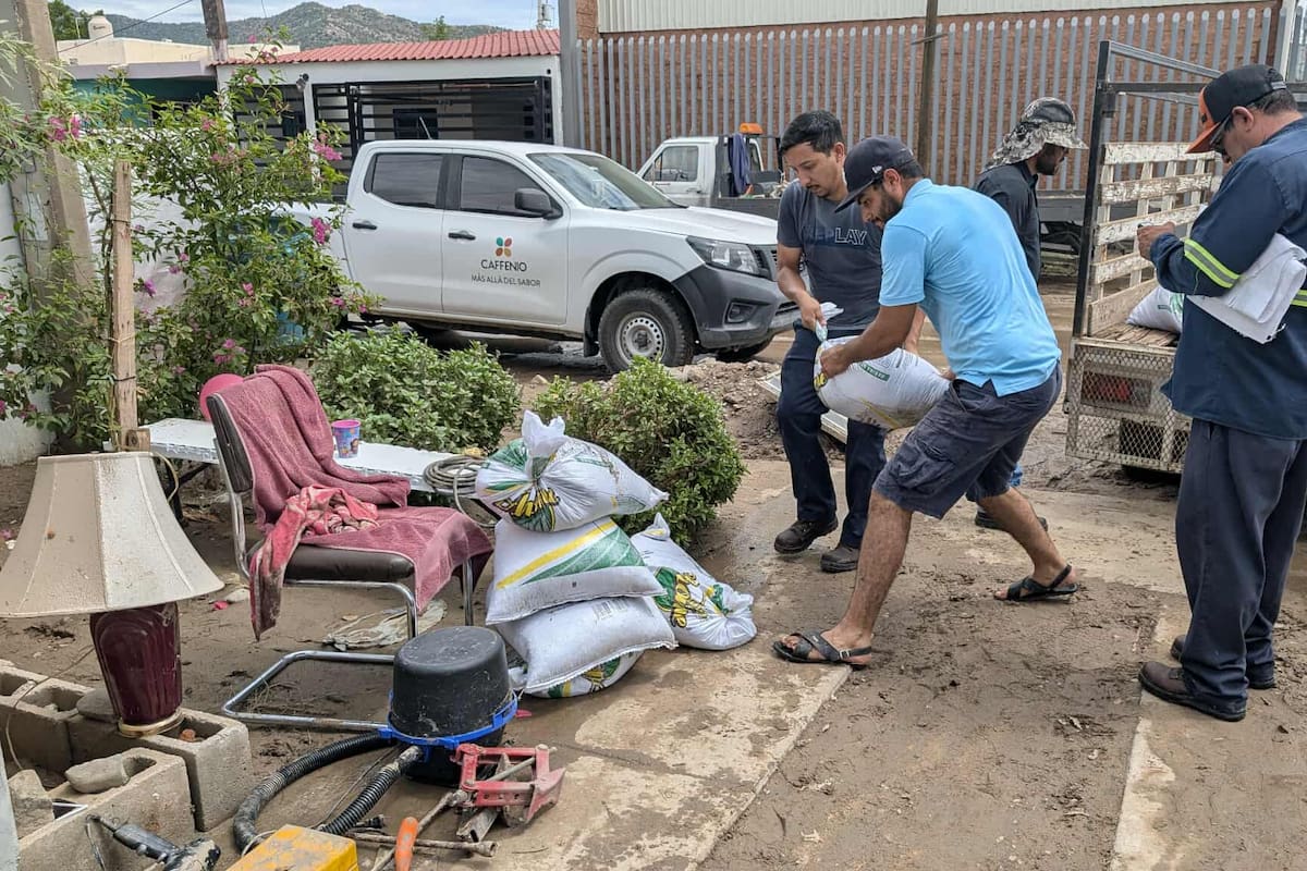 Habitante de Hermosillo arriesga su vida para salvar a sus vecinos durante inundación en La Caridad