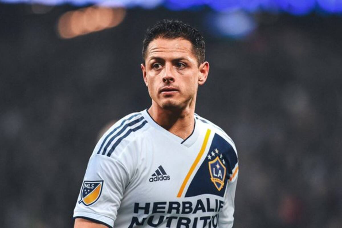 Le llueven críticas a 'Chicharito' por quejarse del servicio de Amazon