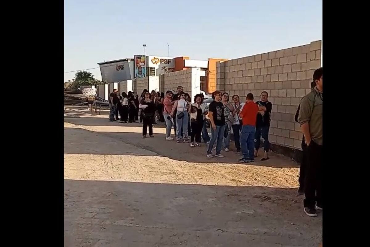 Concierto Luis Miguel : Ya comienzan hacer filas para entrar al Nido de los Águilas