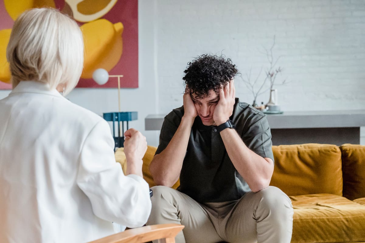 Cada vez más personas van a terapia y cada vez se recetan menos pastillas