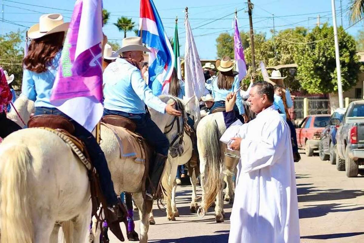 Reaparece el padre Nacho con su peculiar alegría y personalidad