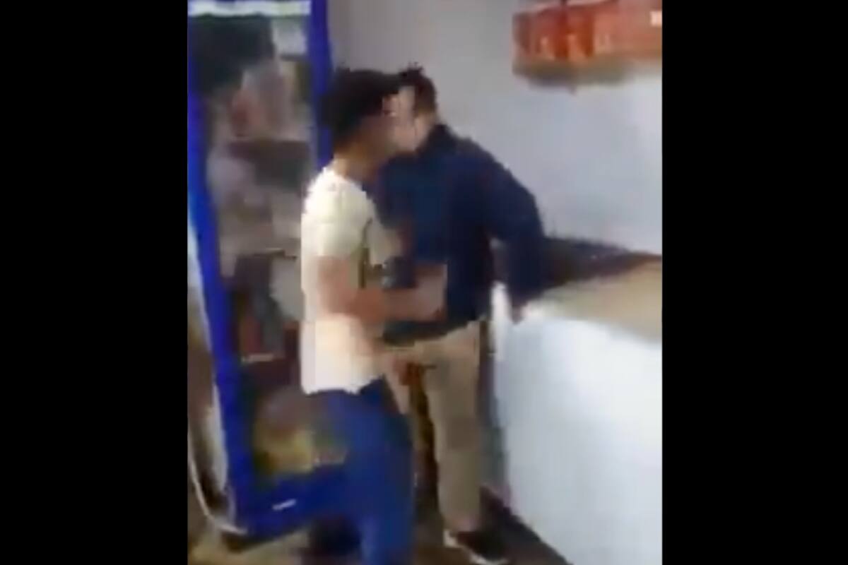 Graban sujeto golpeando joven con síndrome de Down, lo buscan las autoridades en la CDMX